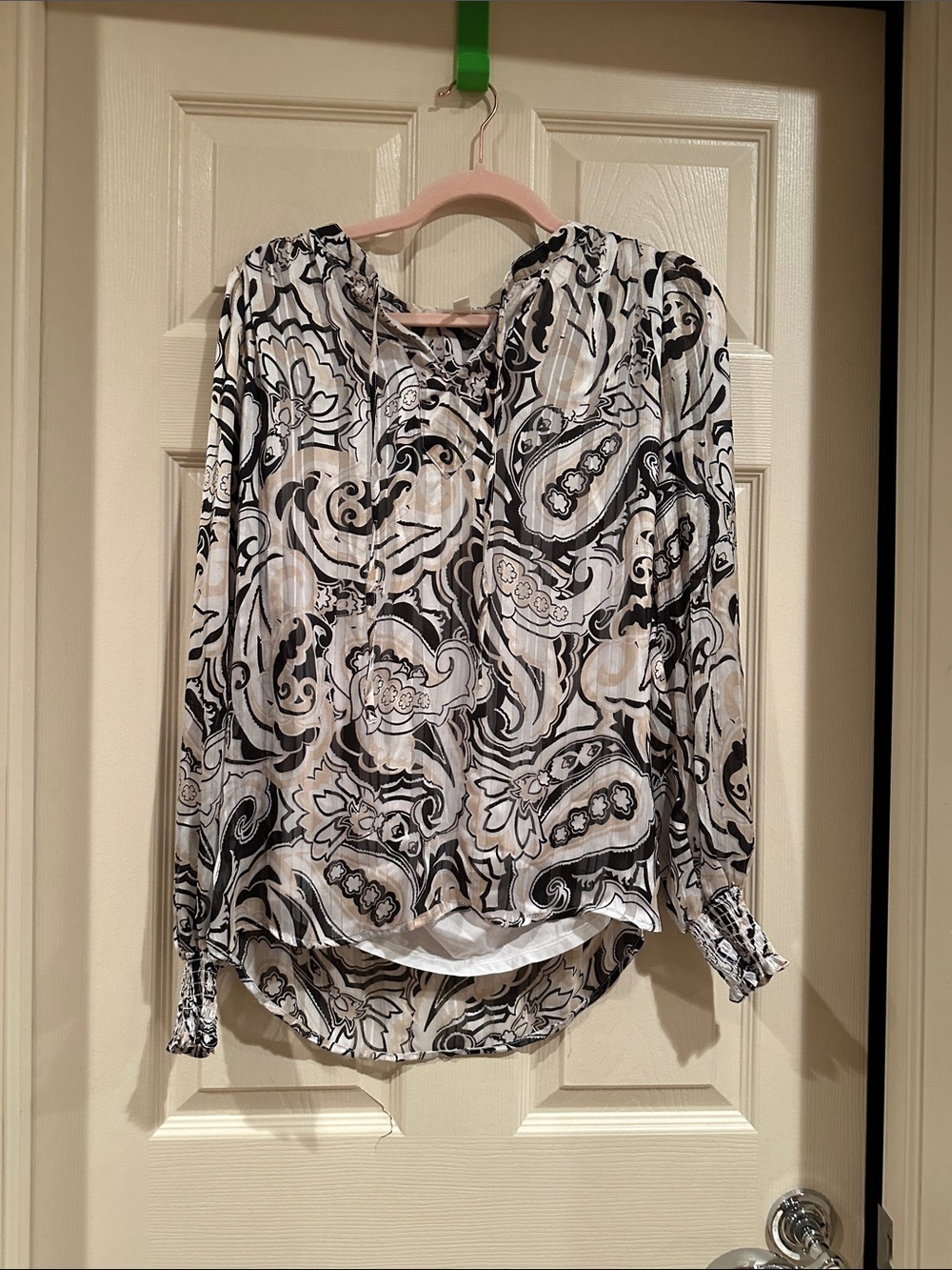 Women's Black & White Paisley Tie-Neck Blouse